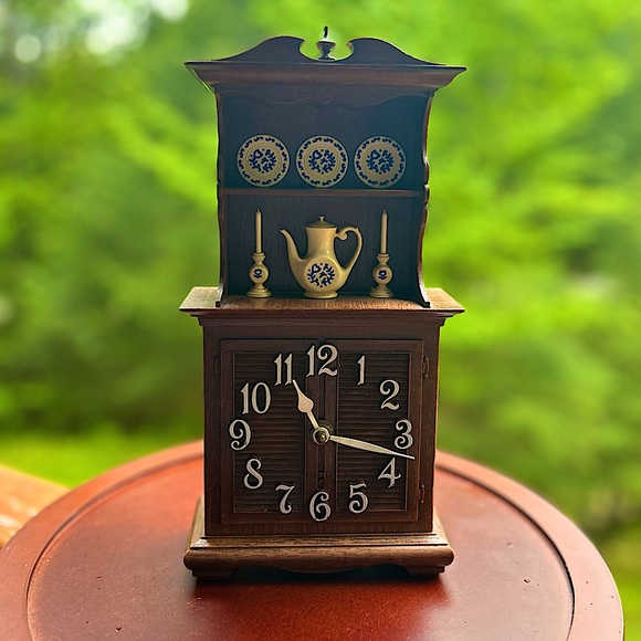Spartus Corporation Other - Spartus Retro Electric Clock | Faux Dining Hutch | Cottagecore Decor